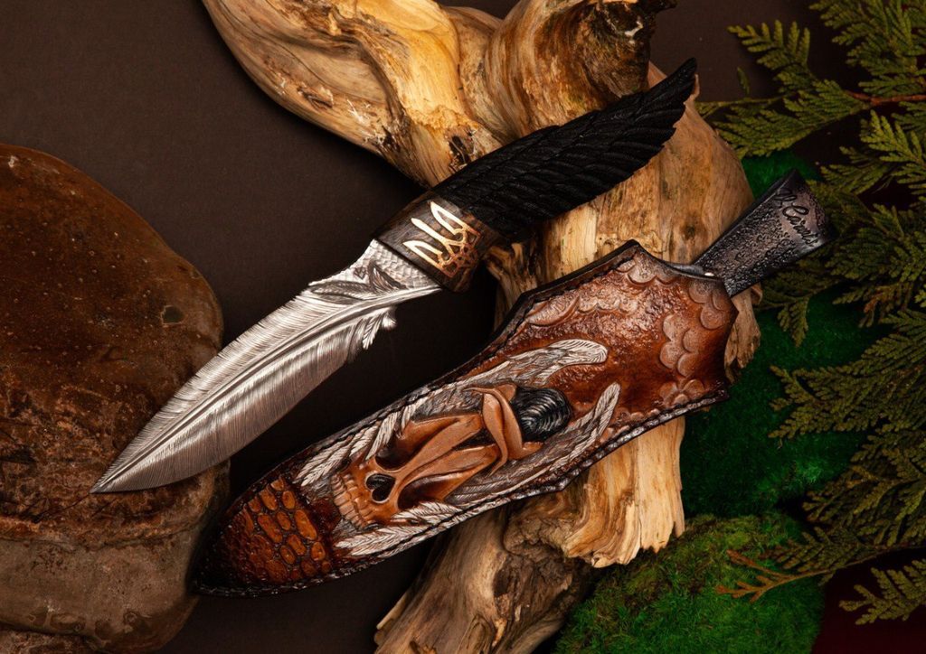 Cuchillo Ala del Ángel con escudo